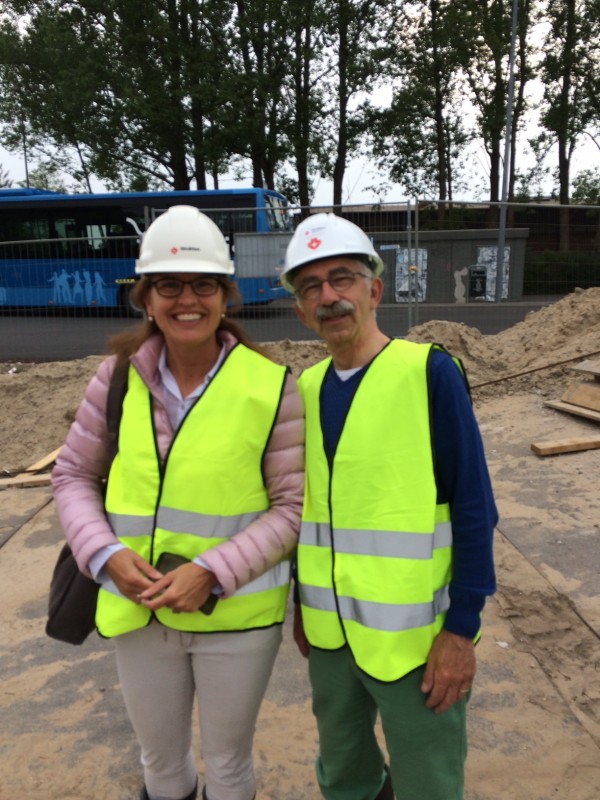 Bezoek aan het stationsgebied Harderwijk De leden van de commissie Ruimte van de gemeenteraad op werkbezoek bij het stationsgebied van Harderwijk. Op de foto de leden Ilonka Donker en Ton van Limbeek (beiden lid van de ChristenUnie).